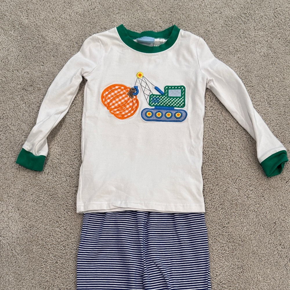 Kids White and Green Pumpkin Construction Pajama Set